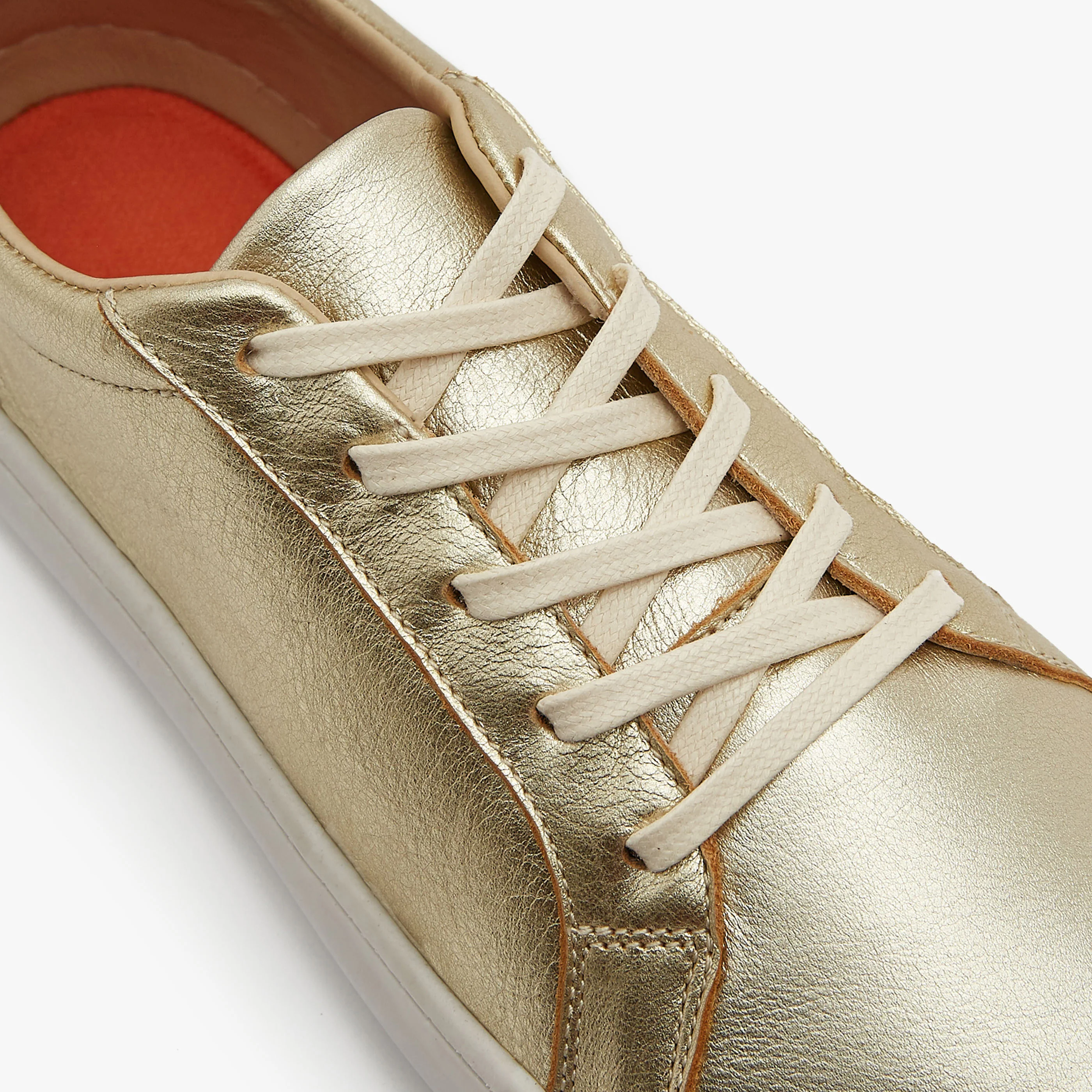 The Women's Everyday Sneaker | Gen 3 in Natural Leather - Image 4